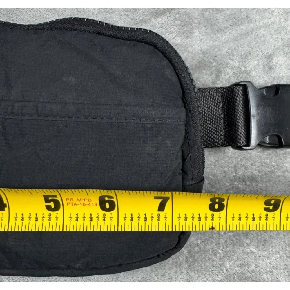No Boundaries Everyday Belt Bag Waist Pack or Sling Black One Sz WM4059065-0523